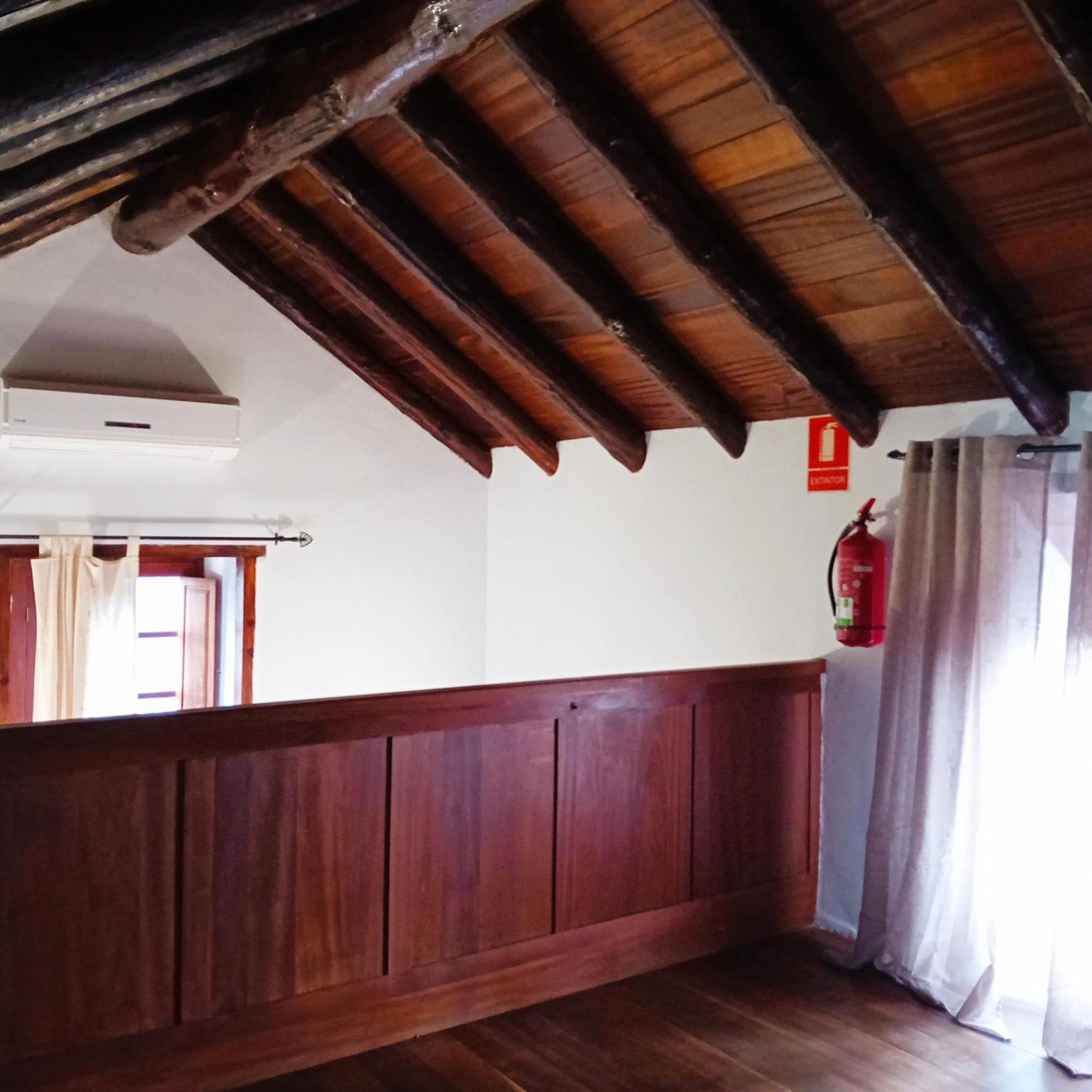 Гостевой дом Stunning Rustic House El Pinar & Wifi Экстерьер фото